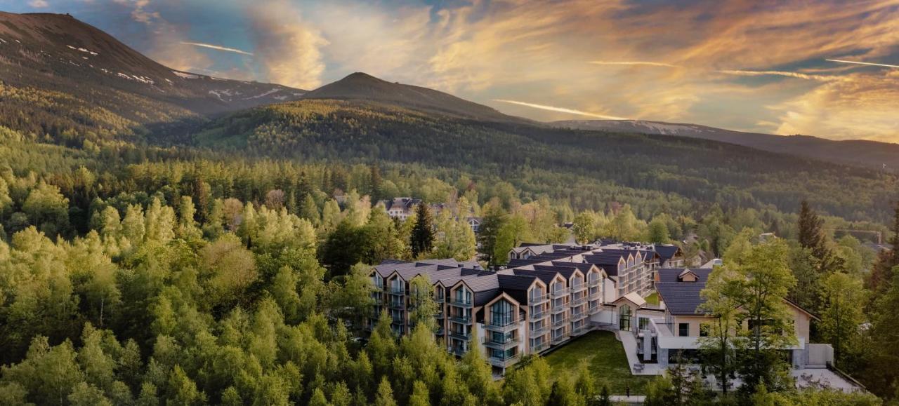 Green Mountain 5* Hotel Karpacz Εξωτερικό φωτογραφία The Village at Sun Peaks