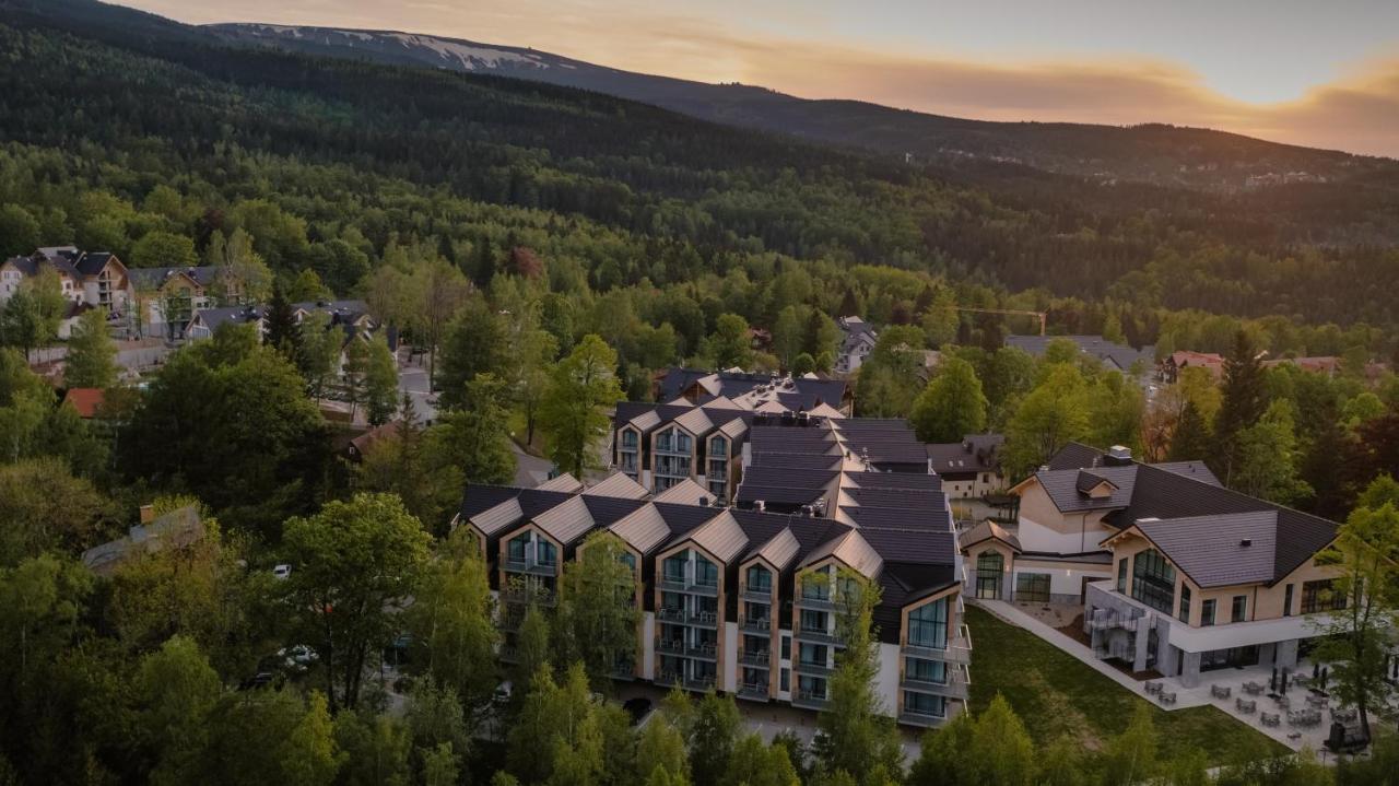 Green Mountain 5* Hotel Karpacz Εξωτερικό φωτογραφία Residential complex in the village of Kaskovo, 2019