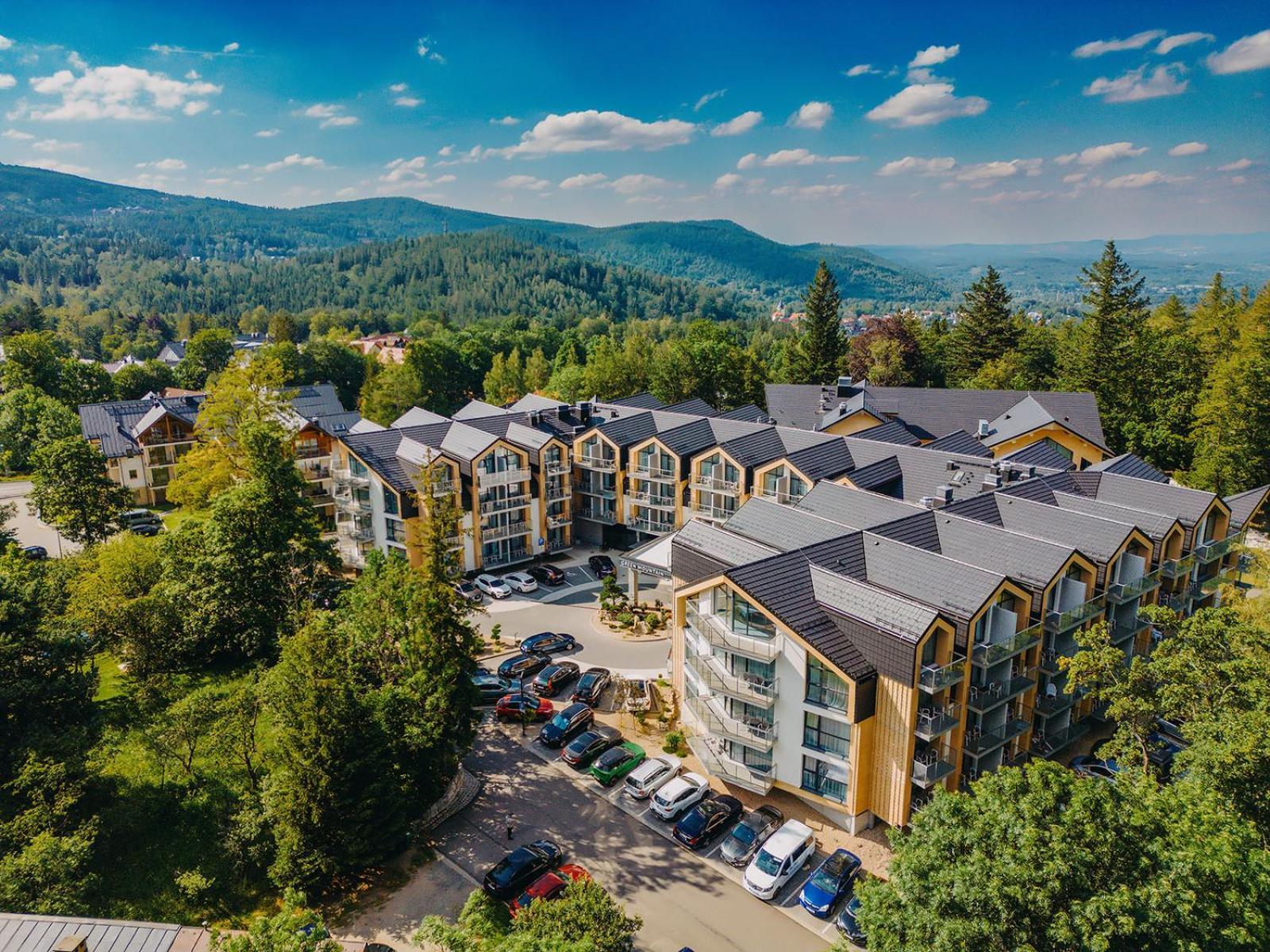 Green Mountain 5* Hotel Karpacz Εξωτερικό φωτογραφία Aerial view of the hotel